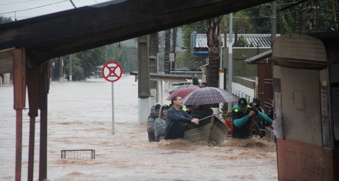  Storms leave over 400 families homeless in Southern Brazil